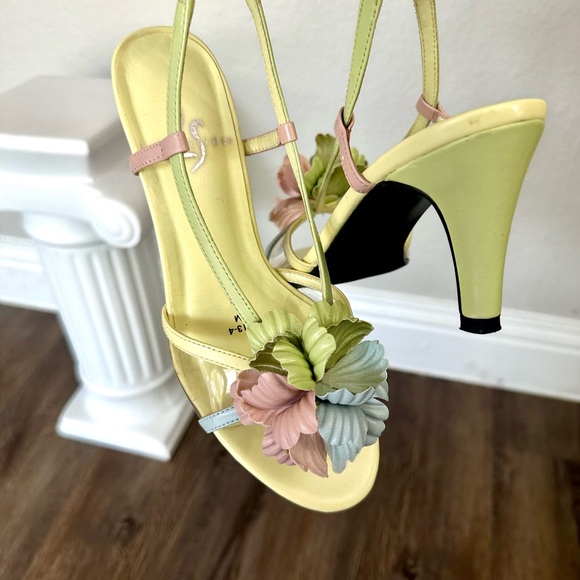 Vintage Pastel Floral Wedding Heels - Picture 10 of 14